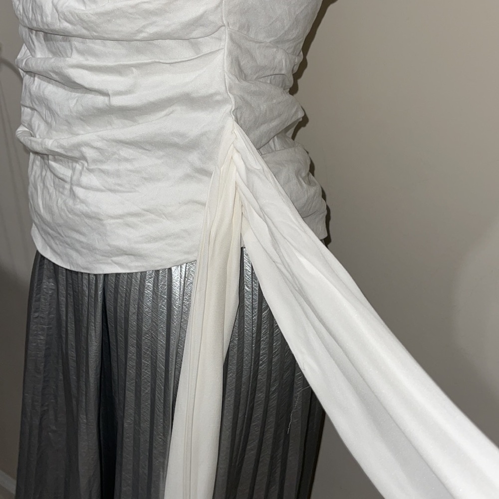 Nicole Miller Ruched Top - Picture 5 of 9